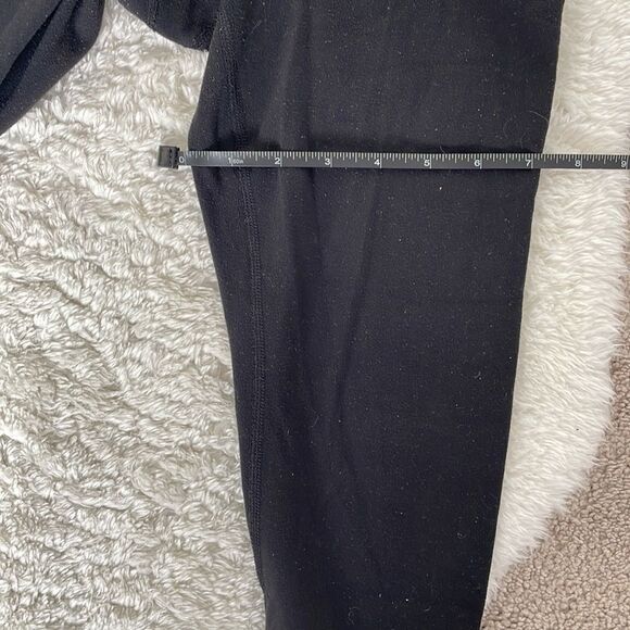 Lululemon Black Capris Fit Like a Size 4. - Picture 7 of 9